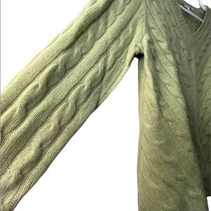 Light Green Evelyn Grace Cashmere V-Neck Sweater Ladies size M